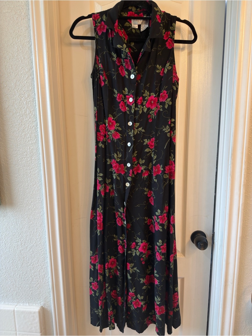 Sleeveless Collared Black Maxi Dress with Pink Floral Print